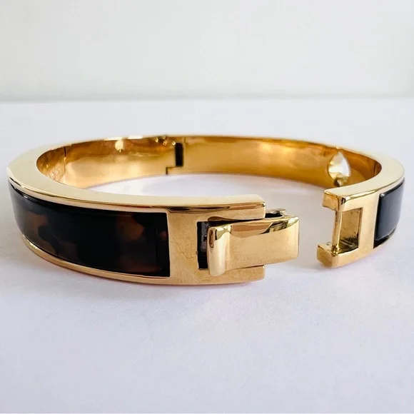 KATE SPADE Hole Punch Spade Bangle Snap Closure Tortoise Gold-Tone Bracelet OS - Picture 4 of 9